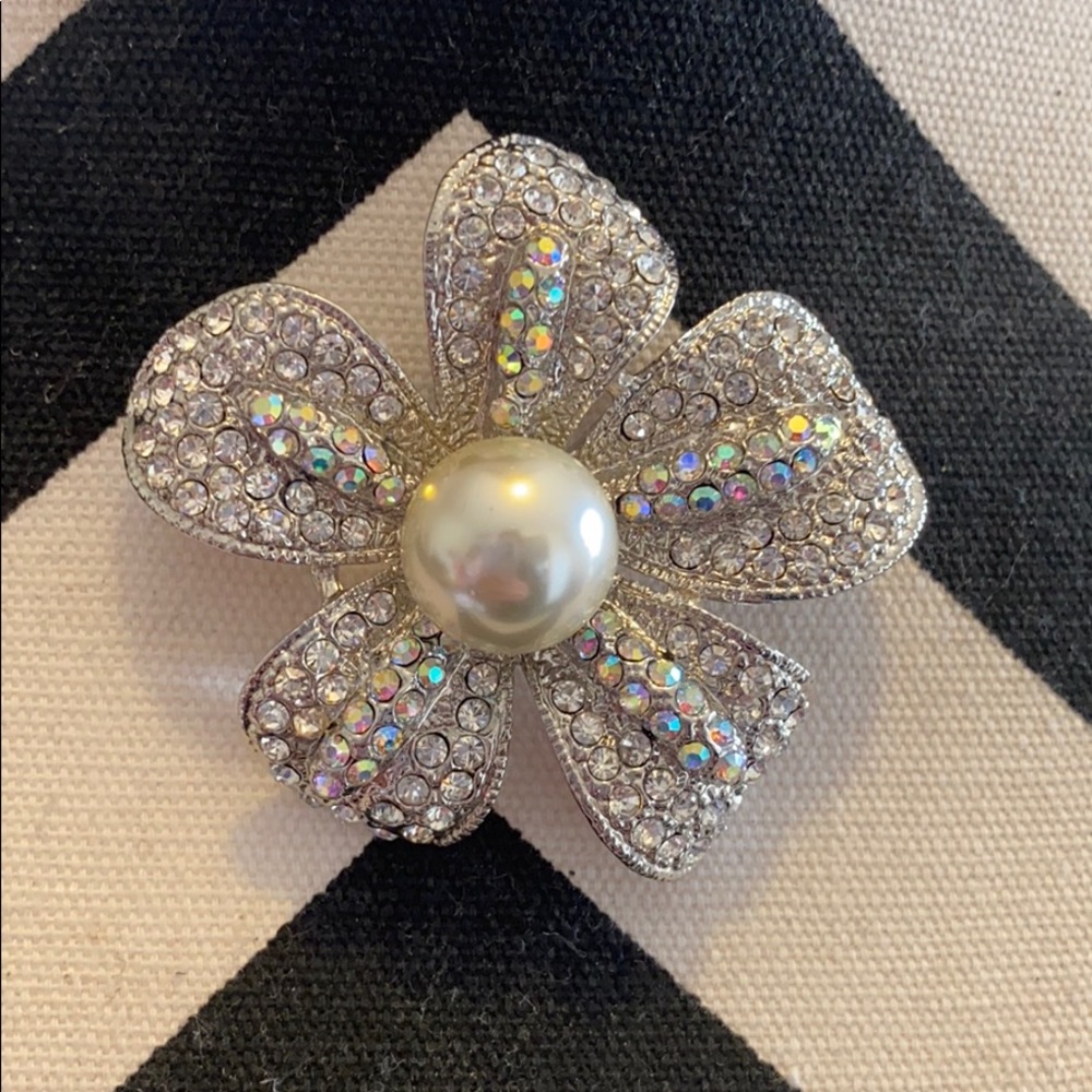 Premier Design flower pin